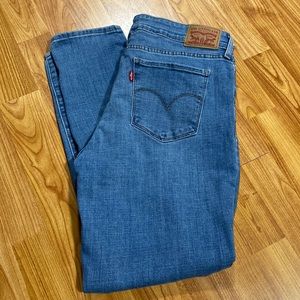 Levi’s 711 Skinny Jean